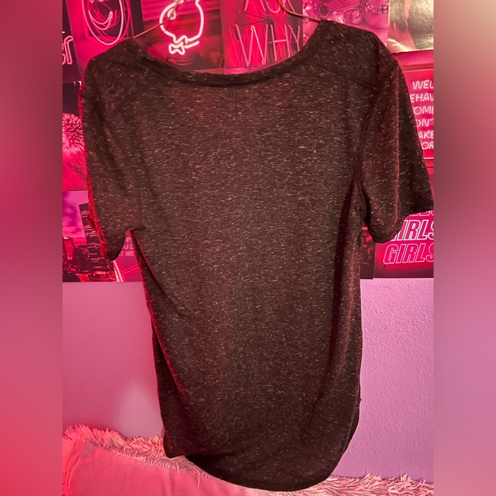 black tshirt - Picture 2 of 2